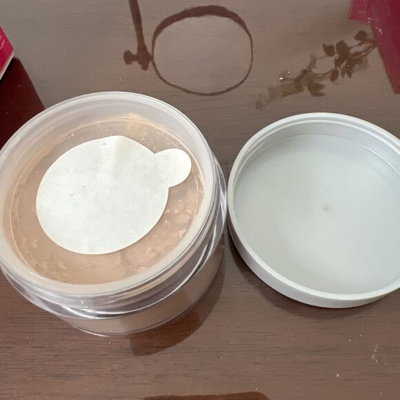 Mary Kay Signature Loose Powder Ivory 2 ~ #000233 .74 oz ~ New Old Stock - Picture 6 of 6